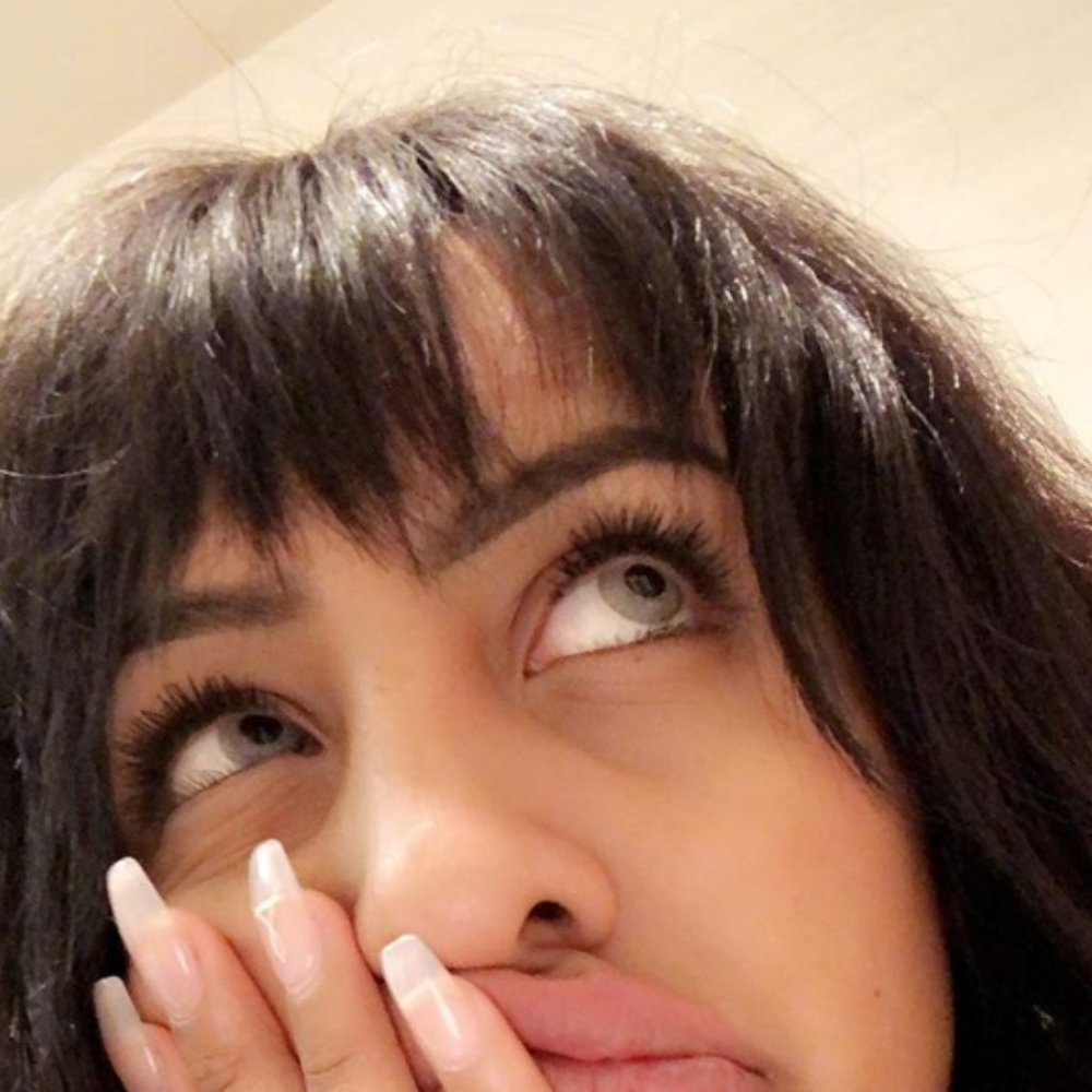 Meet your Posher,  Nicole